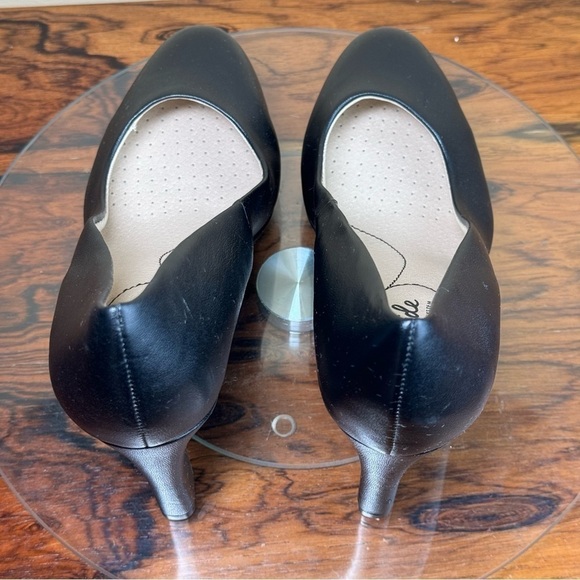 LifeStride Julia Platform Pump in black - Picture 10 of 16